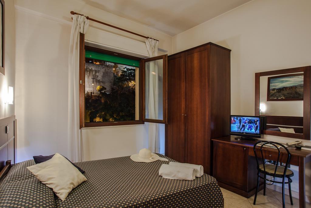 Hotel La Terrazza Cagliari Værelse billede