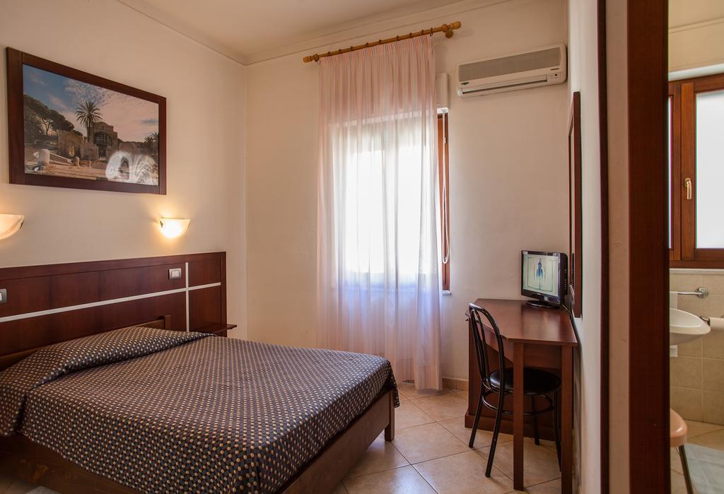 Hotel La Terrazza Cagliari Værelse billede
