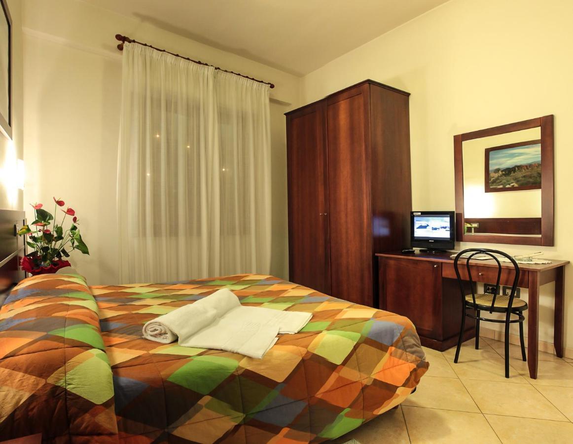 Hotel La Terrazza Cagliari Værelse billede